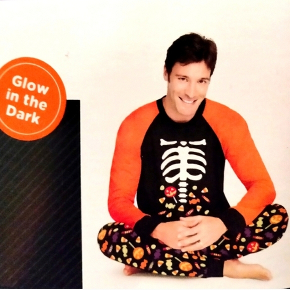 Glow in the dark men's Halloween orange and black pumpkin skeleton pajama set - Picture 1 of 3